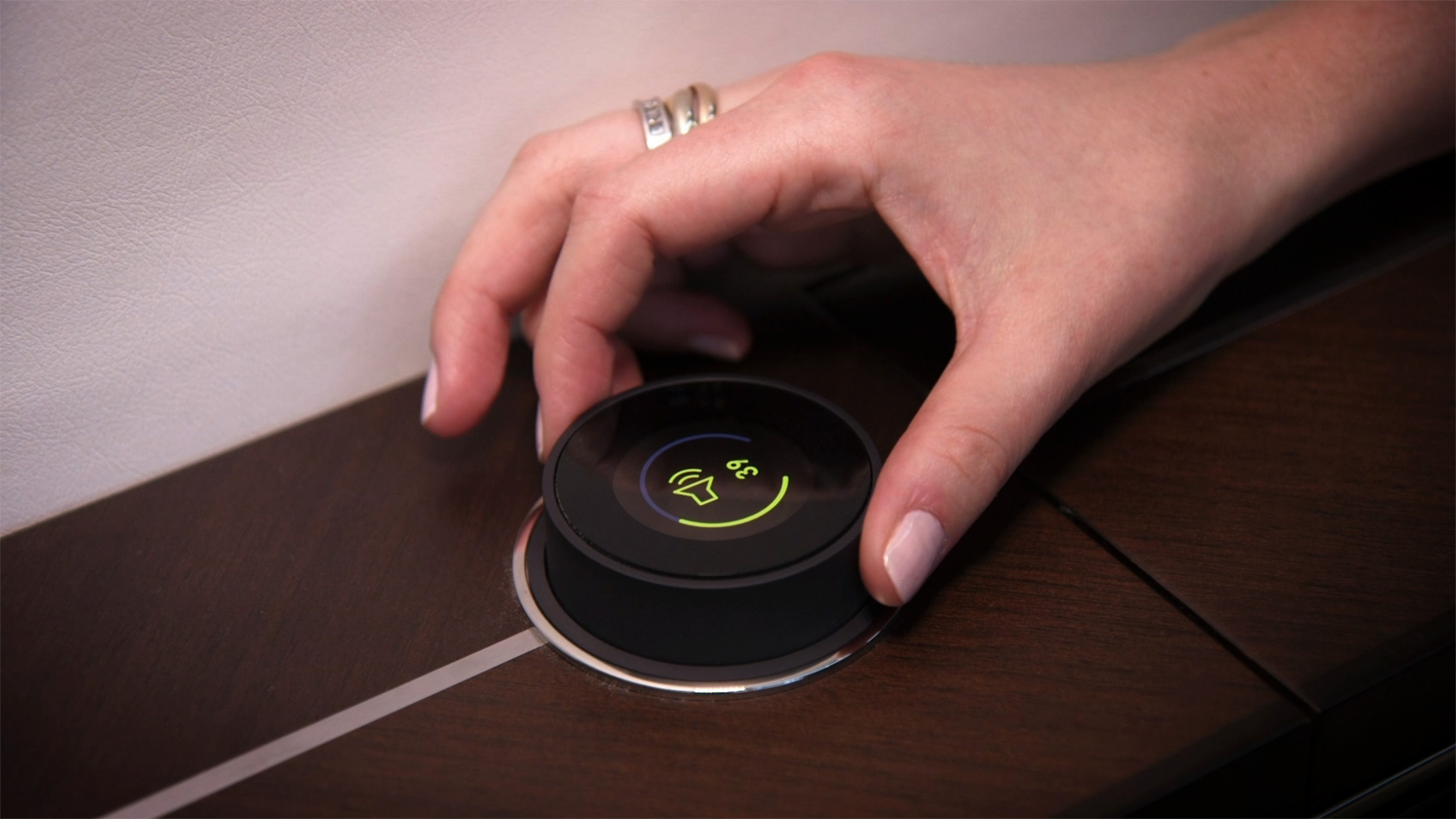 Cabin Control At Your Fingertips Business Jet Traveler