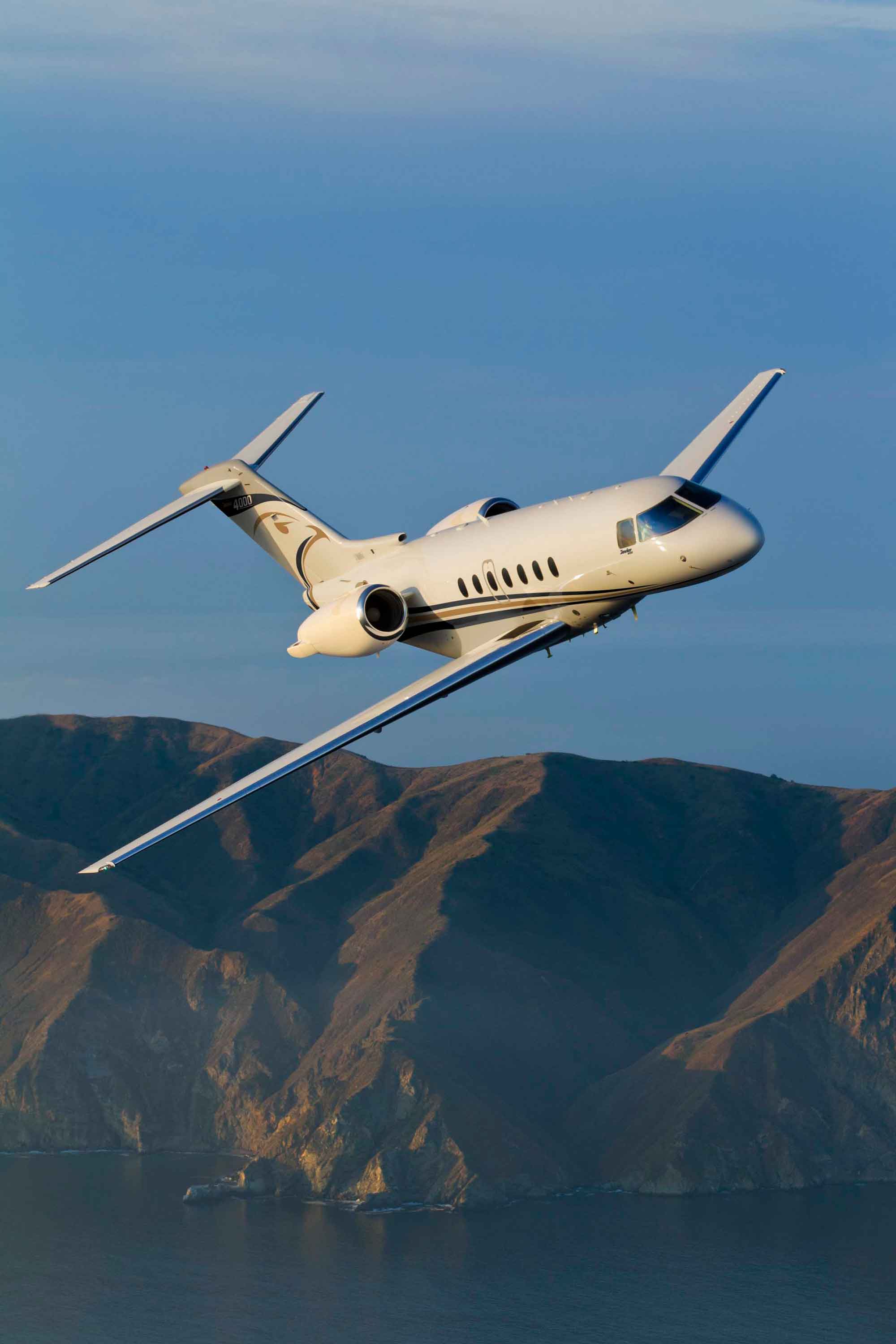Beechcraft Hawker 4000 Business Jet Traveler