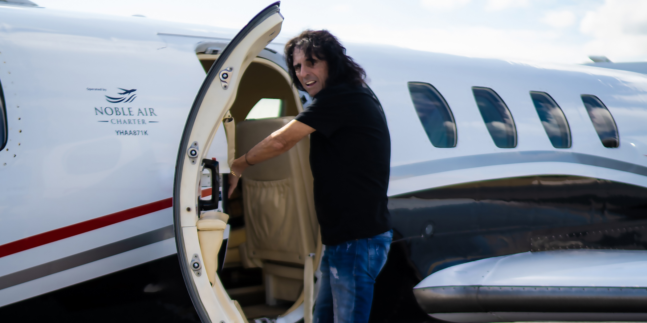 An Interview with Rock Star Alice Cooper | Business Jet Traveler - Vimarsana News