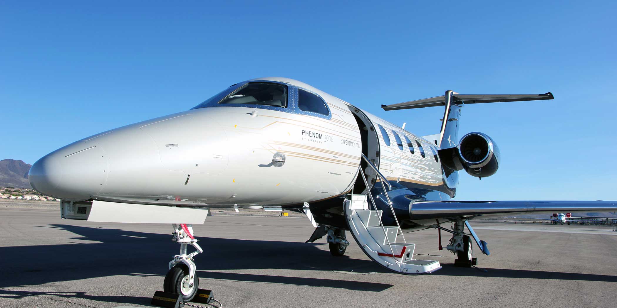 Embraer Phenom 300e Business Jet Traveler