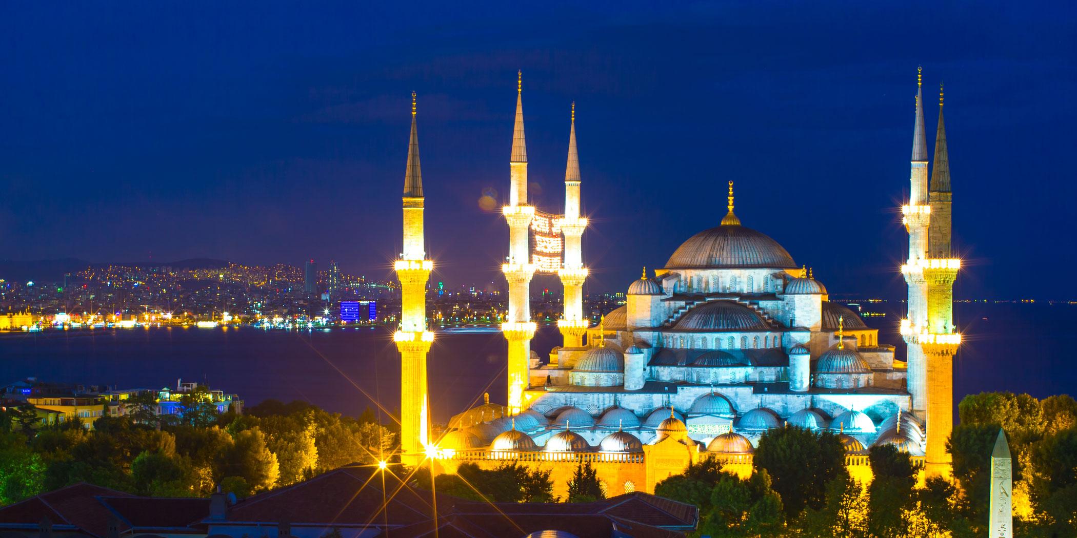 Sultan Ahmet Mosque. Photo Adobe Stock