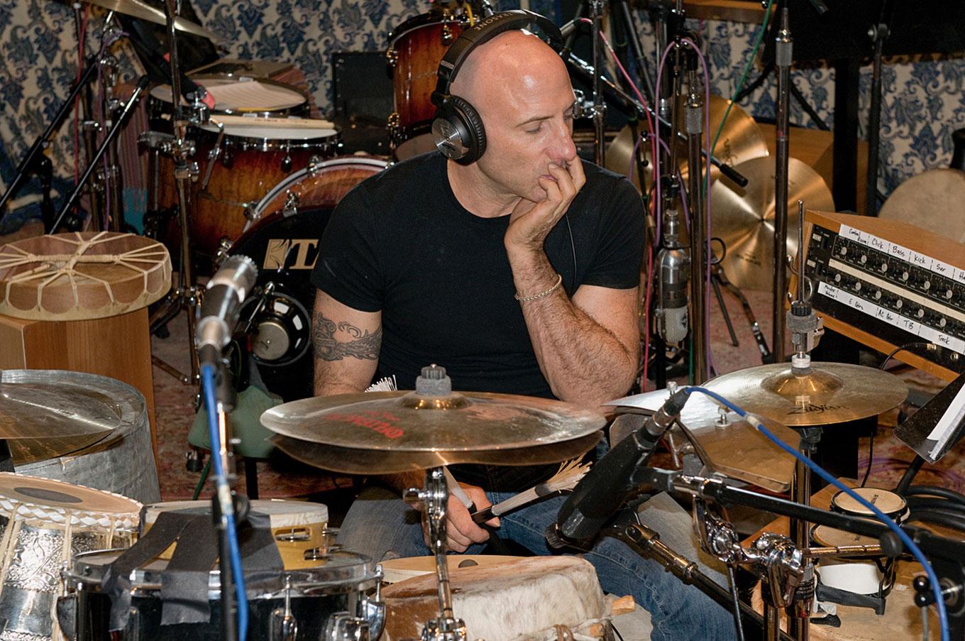 Kenny Aronoff with drums