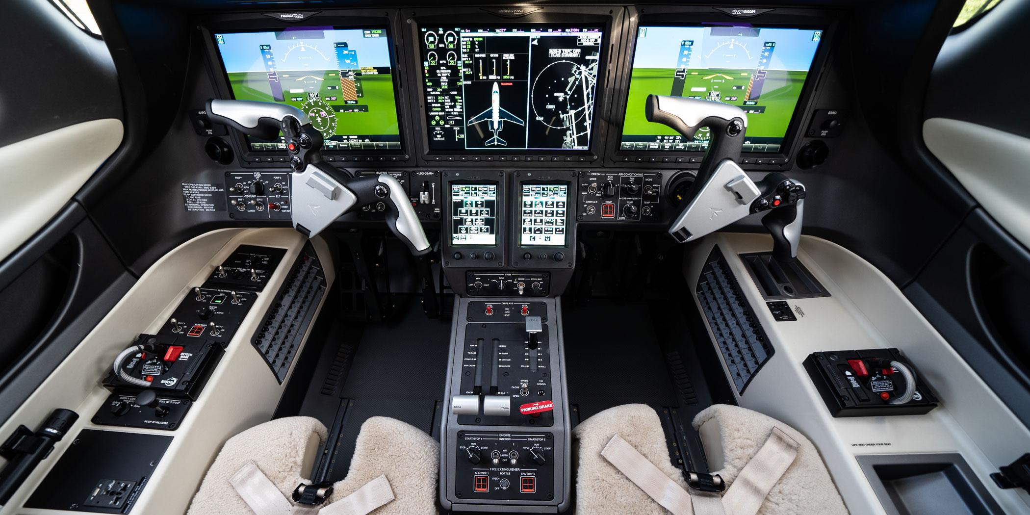 Embraer Phenom 300E Cockpit