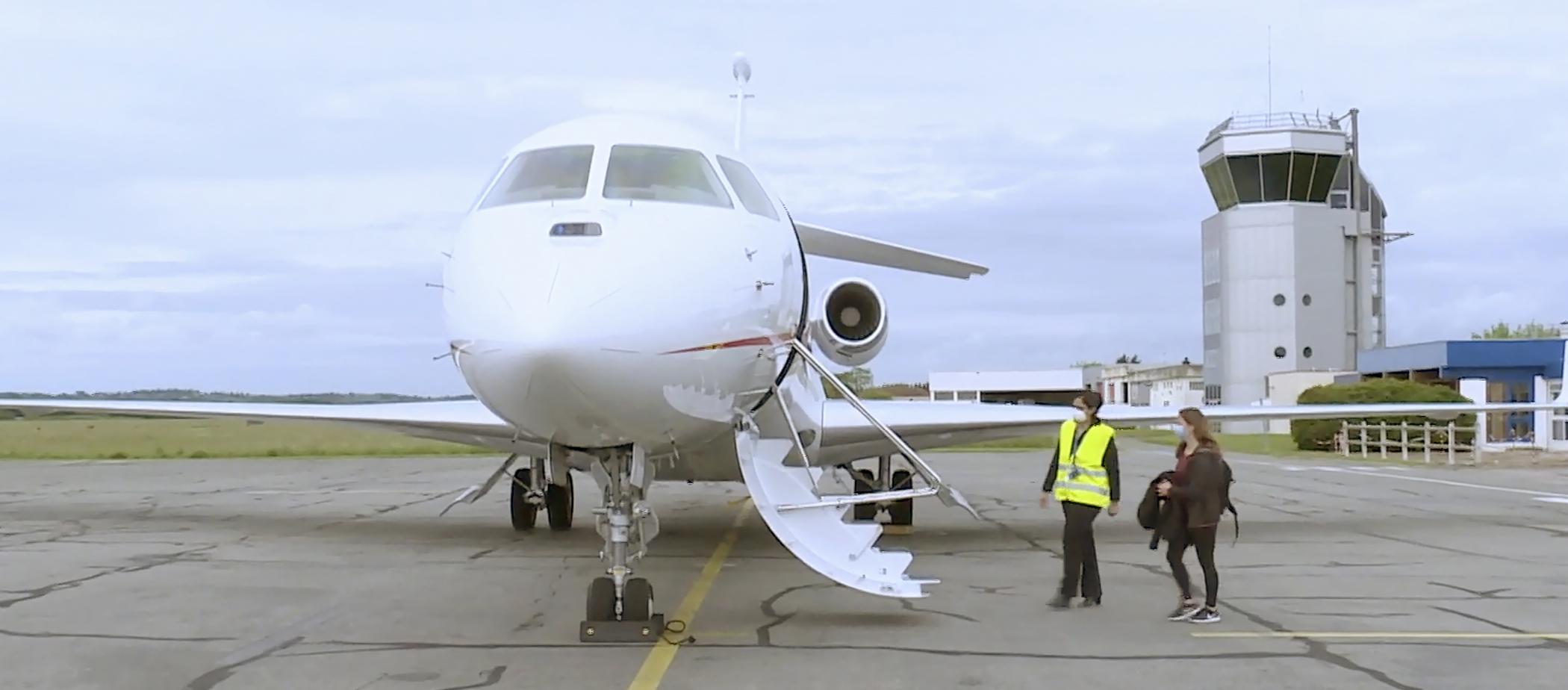 The Falcon 8X was used to transport volunteers to regions in France impacted by Covid-19.