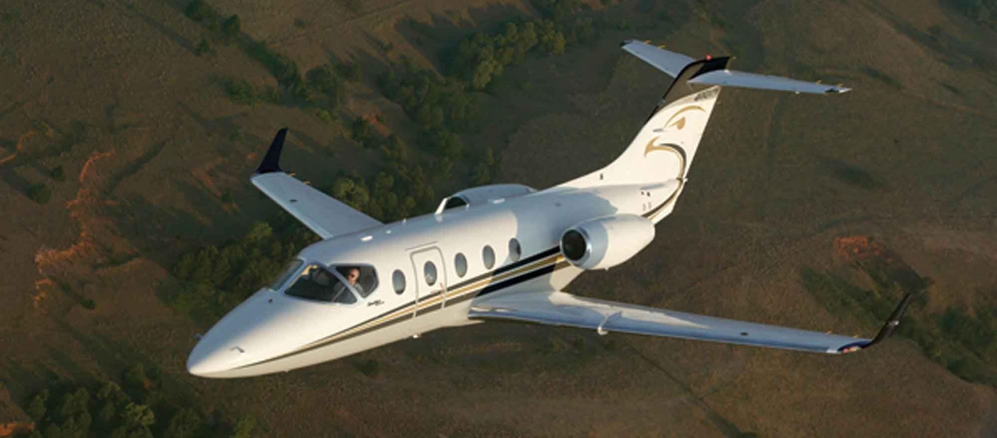 beechcraft-hawker-400xpr-business-jet-traveler