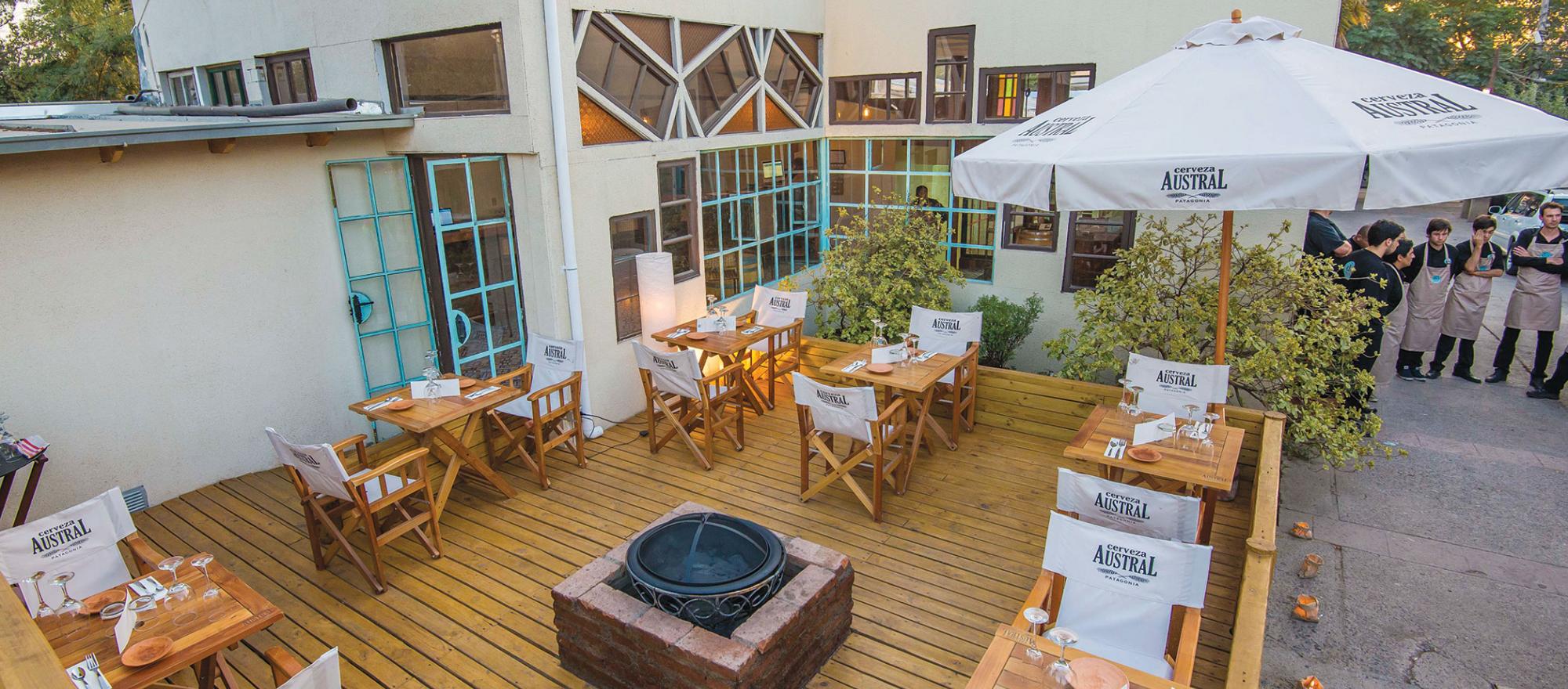 You can dine indoors or out at Santiago, Chile’s D.O. Restorán, whose menu reports the source of every fish, piece of meat and vegetable. (PHOTO: Diego Varas)