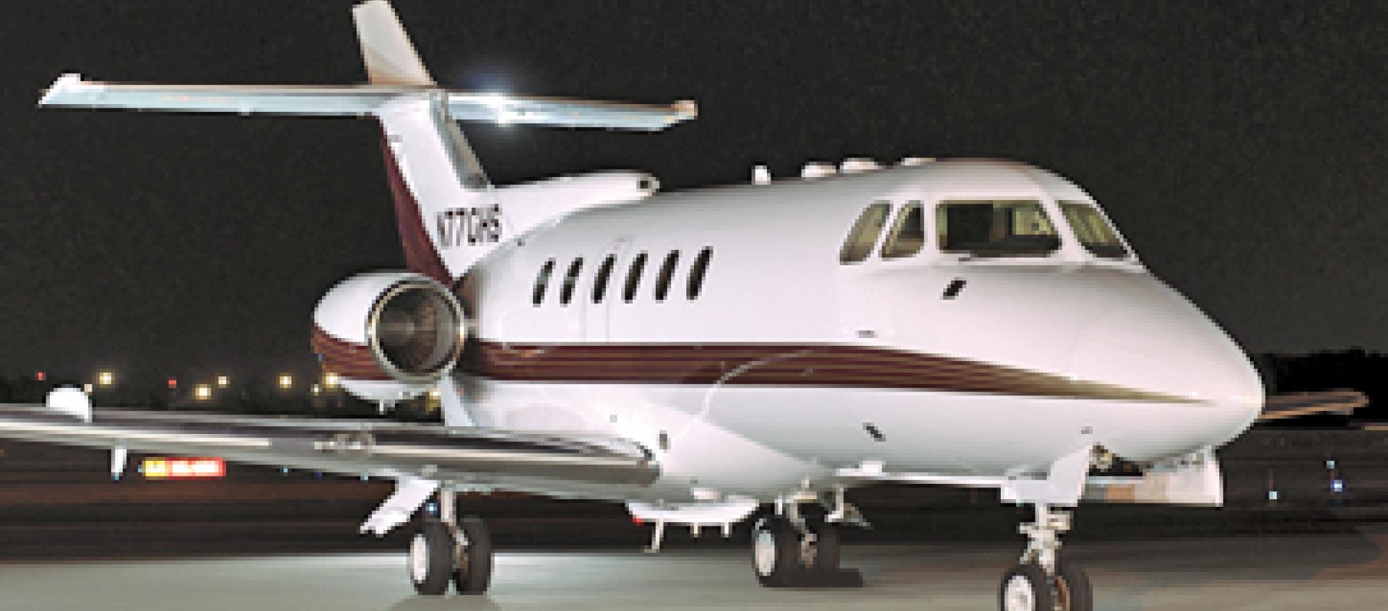 Hawke 710 Hawker 700 | Business Jet Traveler