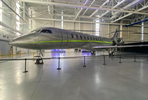Bombardier Delivers First Global 8000