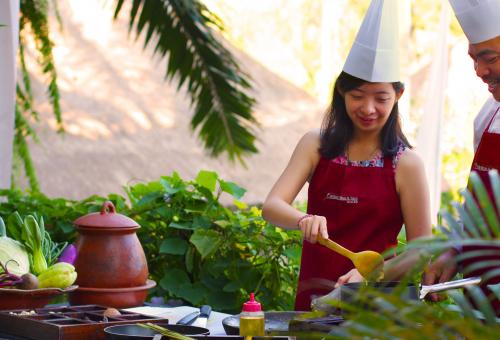 At the Furama Villas & Spa Ubud, Bali executive chef, Wayan Sugata, begins his teaching at the local market. PHOTO: FURAMA VILLAS & SPA UBUD, BALI