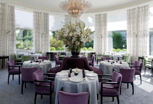 The bucolic Baur au Lac Hotel dates from 1844 and is still run by the family that founded it.