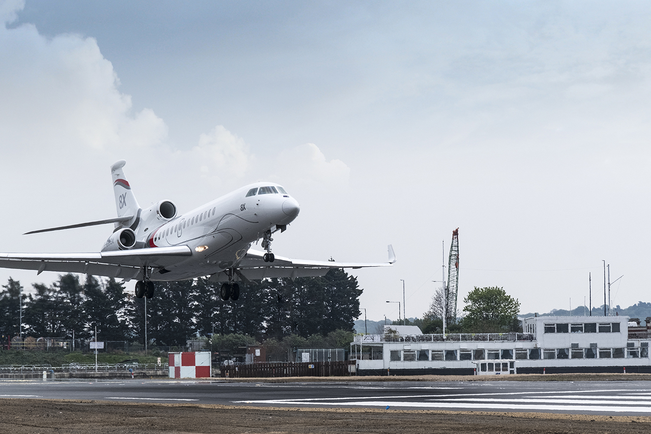 falcon8x_lcy_2.jpg