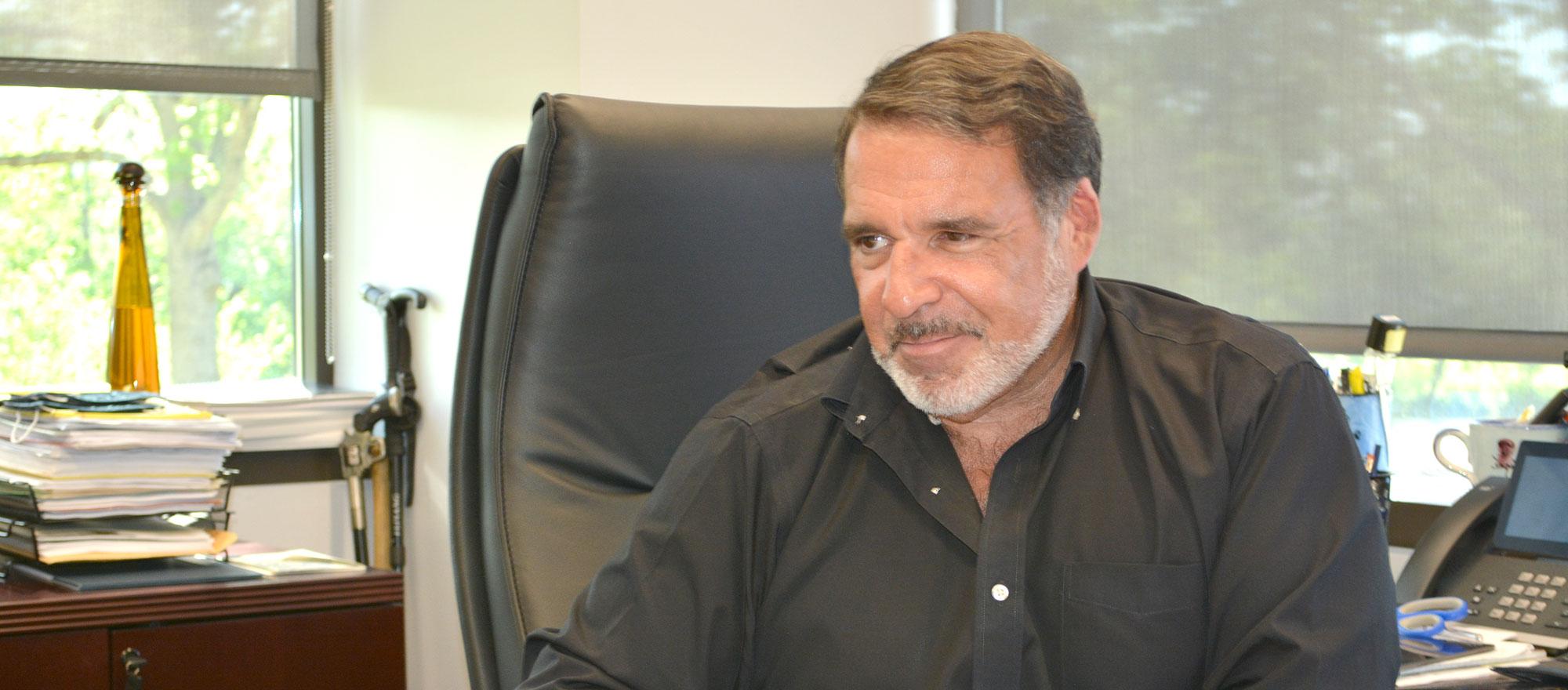 Dr. Robert Hariri